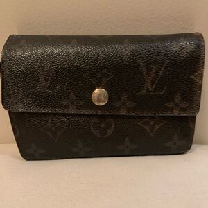 Authentic Louis Vuitton Dark Brown Monogram Wallet